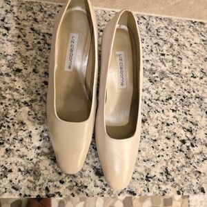 Liz Claiborne Cream Heels Sz 7